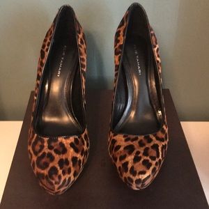 Elie Tahari — Gemma heels